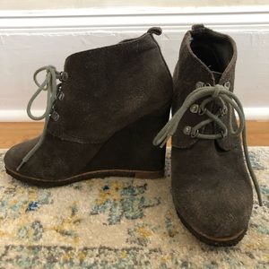Steve Madden gray suede booties